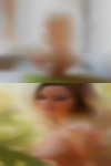 Girls looking around Simi